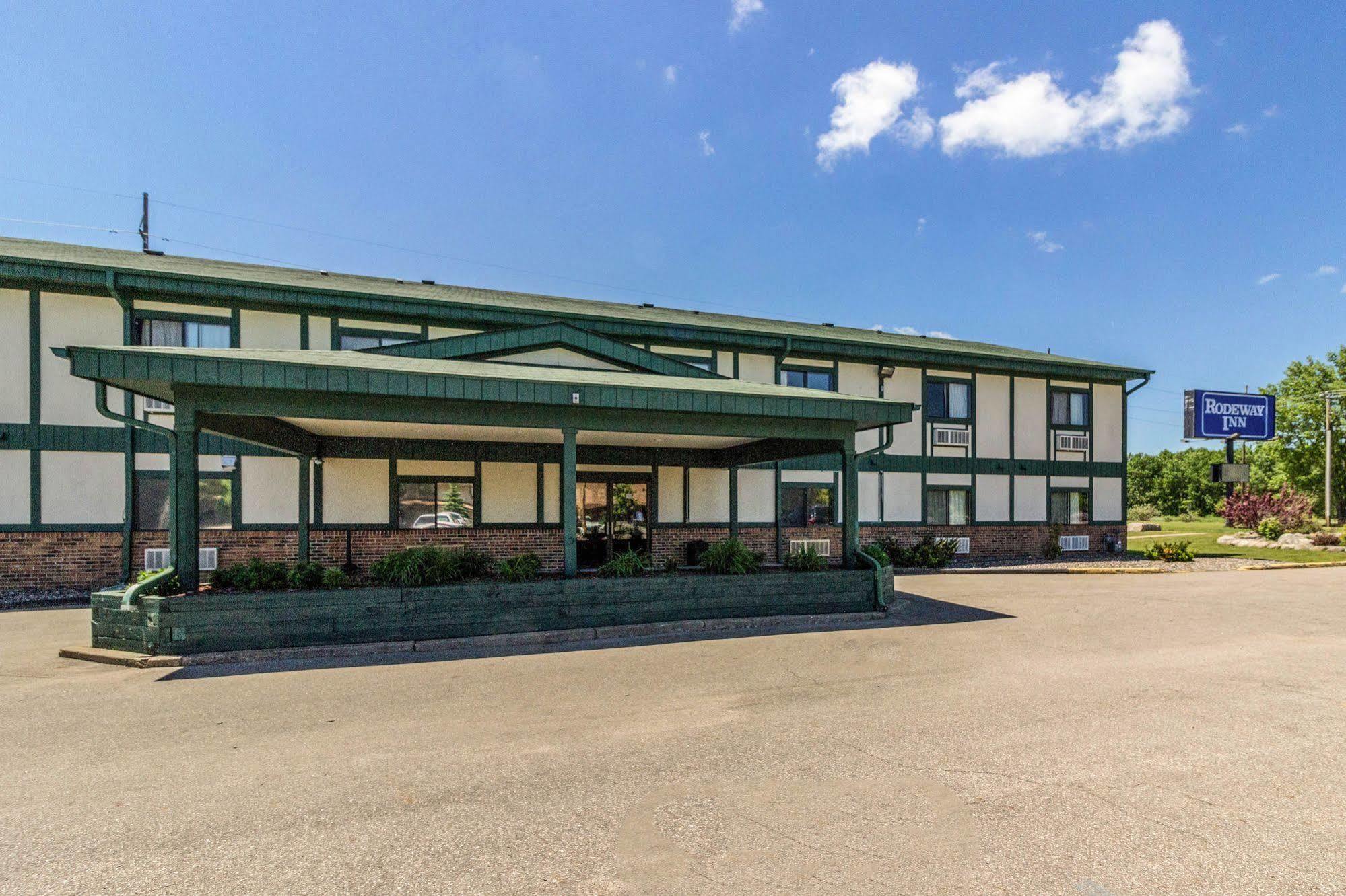 Rodeway Inn Брейнерд Экстерьер фото